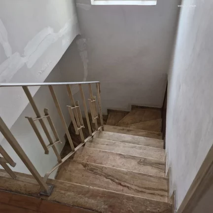 Foto do imóvel: Casa confortável de 2 dormitórios, 2 banheiros, sala para dois ambientes, com entrada lateral e va...