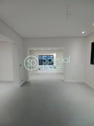 Imagem Casa totalmente reformada e redesenhada, em uma das melhores ruas da Vila Nova Conceição. Possui t...