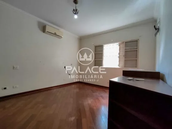 Imagem Excelente casa de esquina localizada na região mais nobre de Piracicaba.
 Mede 499m² de terreno e ...