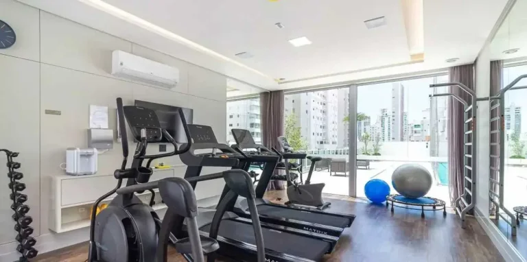Imagem Apartamento com 4 dormitórios sendo 2 suítes e 2 vagas de garagem em Balneário Camboriú