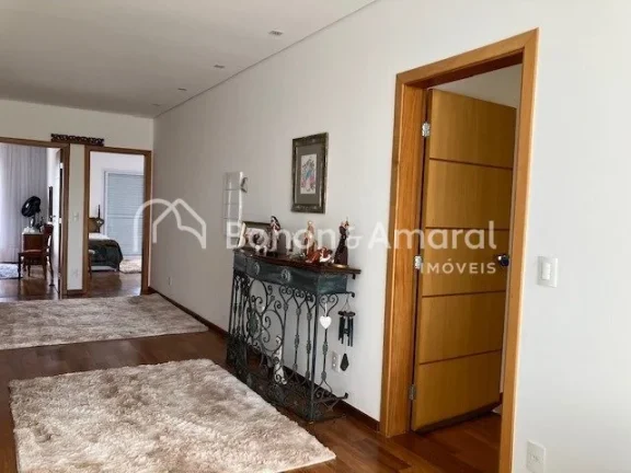 Imagem Ampla residência, muita luz natural, cômodos grandes, funcionalidade
483m² área construída em u...