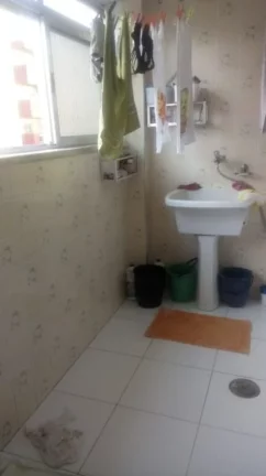 Imagem ÓTIMO APARTAMENTO NA PRAIA DE ASTÚRIAS, 3 DORMITÓRIOS. LAZER, 1 VAGA DE GARAGEM.