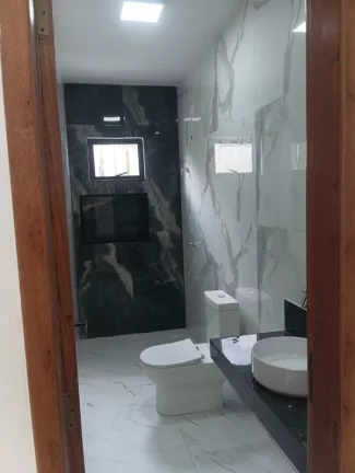 Imagem Casa nova térrea, no condomínio Quinta das Marinas , com 3 suítes sendo uma com closet , 4 vagas de garagem, pronta para ser financiada