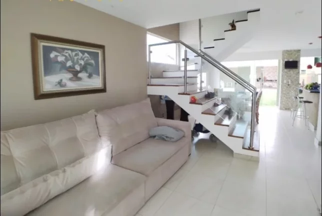 Imagem Casa Duplex, 04 Quartos, Area de Lazer, 01 Suite Master, Praia do Morro, Guarapari - ES