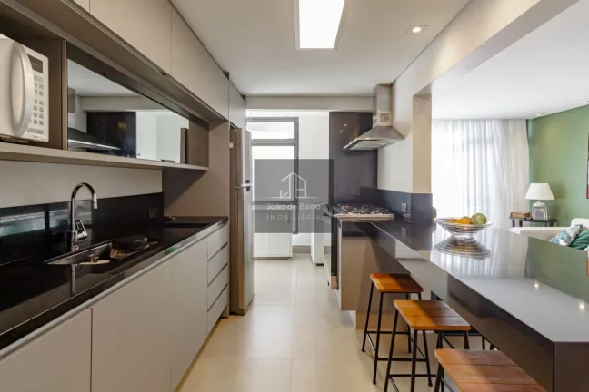 Imagem Apartamento Impecável no Itaim Bibi - 3 Dorms, 1 Suíte, 105m². Viva o Melhor de SP!