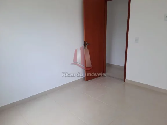 Imagem Casa Independente Linear c/ 100 m² à Venda na Vila do Peró