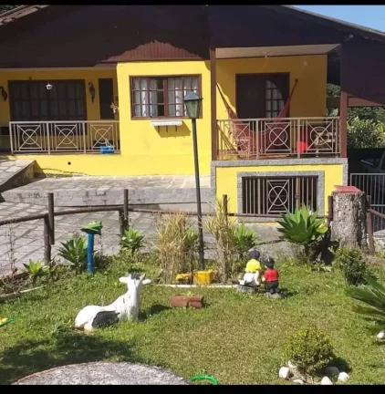 Imagem LINDA CASA COM 1.600M2, NASCENTE, 3 QUARTOS - NOVA FRIBURGO