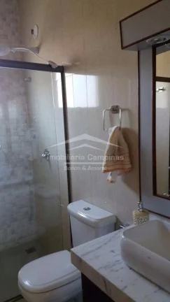 Imagem Casa espaçosa com 4 quartos, 1 suíte, 4 banheiros e diversas comodidades

Esta casa ampla oferece ...