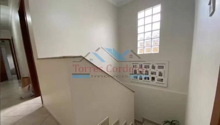 Imagem Sobrado com 3 dorm. (1 suíte) + 4 vagas - Jd. Monte Kemel