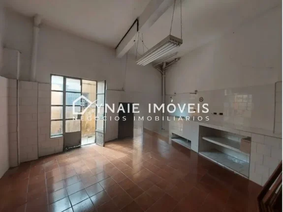 Imagem Imperdível oportunidade: Casa comercial à venda em Pinheiros, São Paulo-SP, com 4 quartos, 3 salas, 3 banheiros e 2 vagas de garagem!