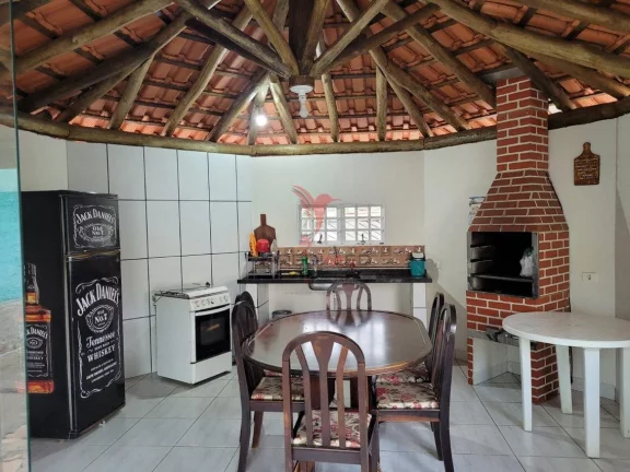 Imagem Vendo excelente Casa com 2 quartos e 2 banheiros, na Estância Turística de São Pedro – SP