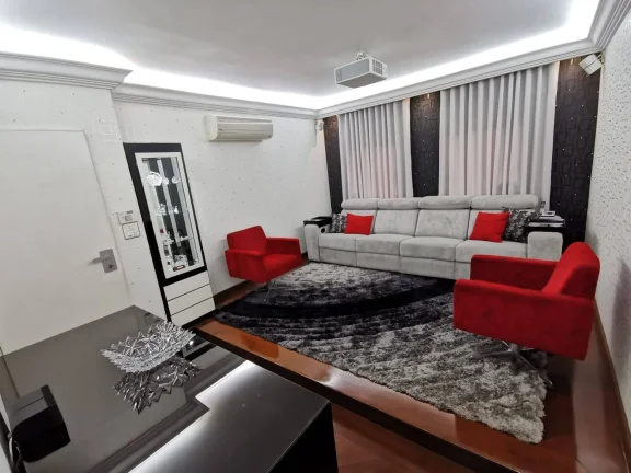 Imagem Sobrado 250 m² 3 Dormitórios sendo 2 Suítes Porteira Fechada