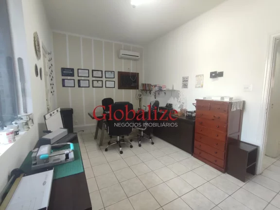 Imagem Excelente sobrado com 3 dormitórios, suíte, sala 3 ambientes e piscina no bairro do Boqueirão em Santos por R$ 1.700.000,00