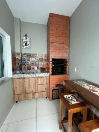 Imagem Sobrado com 3 dormitórios e 2 vagas de garagem localizado no bairro Gravatá em Navegantes