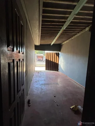 Imagem Casa à Venda no Jardim Paulistano em Patos de Minas – 2 Quartos, Garagem Coberta e Terreno Amplo