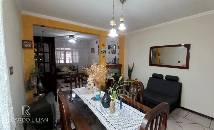 Imagem Maravilhosa casa térrea com dois dormitórios sendo uma suíte e duas vagas cobertas