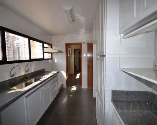 Imagem Apartamento à venda em Perdizes com 4 quartos sendo 2 suítes e 3 vagas, 213m2