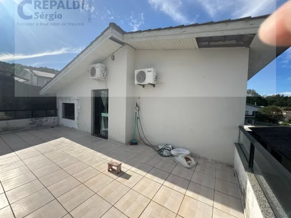 Imagem Imperdível Casa à venda em Criciúma-SC, Bairro Mina Brasil: 4 quartos, 1 suíte, 3 salas, 4 banheiros, 3 vagas, 220m2!