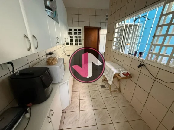 Imagem Se você procura por uma Casa Comercial espaçosa e cheia de comodidades em Cuiabá, não pode deixa...