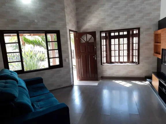 Imagem Casa alto padrão com 3 dormitórios sendo 1 suíte e 3 vagas em Balneário Piçarras