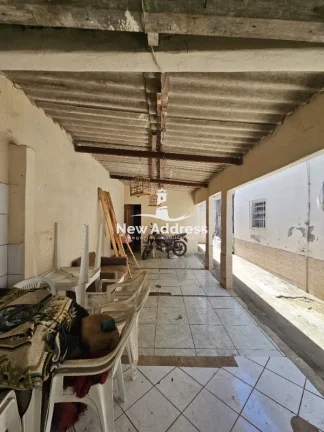 Imagem Casa 2 quartos à venda em Enseada de Jacaraípe, murada e gradeada, ideal para quem busca praticidade e quintal.