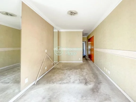 Imagem Apartamento enorme. São 215m2 de área útil, 3 dormitórios ( 3 suítes ) e 4 vagas na garagem. Li...