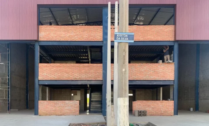 Imagem Barracão: Área do Terreno: 820,00 m² Área Construída 820 m² - Com recepção; 02 sala; 06 banh...