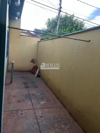 Imagem Vende-se casa com dois quartos no centro da cidade - Igarapava/SP