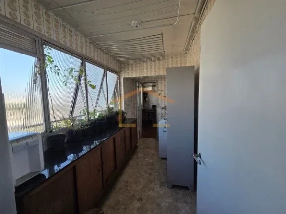 Imagem Apartamento com 126m², possui 3 dormitórios, sendo 1 suíte, sala ampla para dois ambientes, cozin...