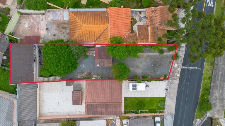 Imagem Terreno à venda no Guaíra Curitiba