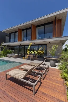 Imagem Sobrado no Sense, mobiliado e decorado com piscina de 28m2