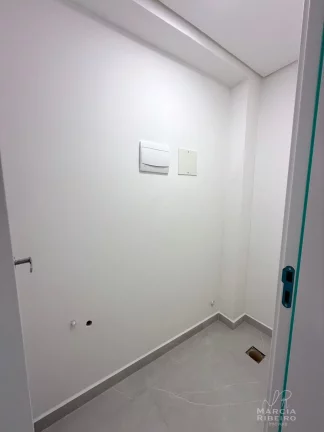 Imagem Casa Geminada nos Ingleses com 3 dormitórios, sendo 1 suíte