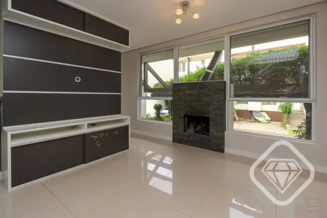 Imagem Casa em condomínio fechado com o maior pátio!

Você vai se surpreender com essa casa em condomín...
