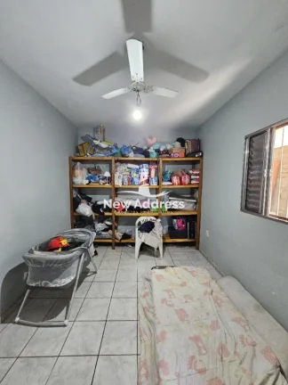Imagem Casa 2 quartos à venda em Enseada de Jacaraípe, murada e gradeada, ideal para quem busca praticidade e quintal.