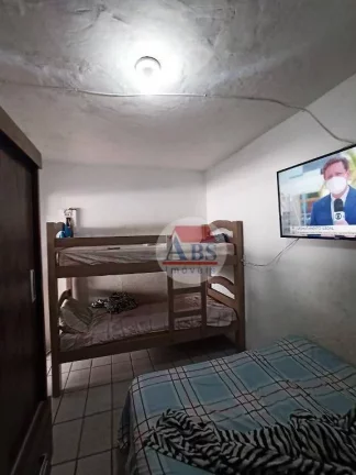 Imagem Casa Geminada com 2 dormitórios à venda, 108 m² por R$ 300.000 - Vila Ponte Nova - Cubatão/SP