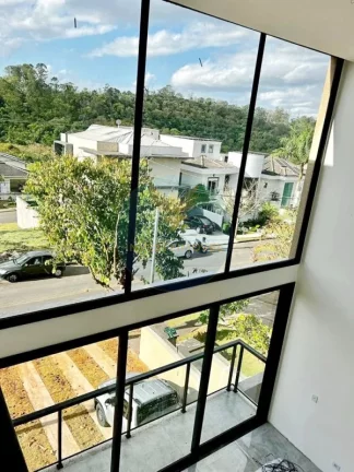 Imagem Casa em Condomínio a Venda no bairro Granja Viana - Cotia, SP