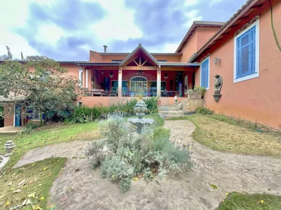 Casa em Condomínio a Venda no bairro Granja Viana - Cotia, SP