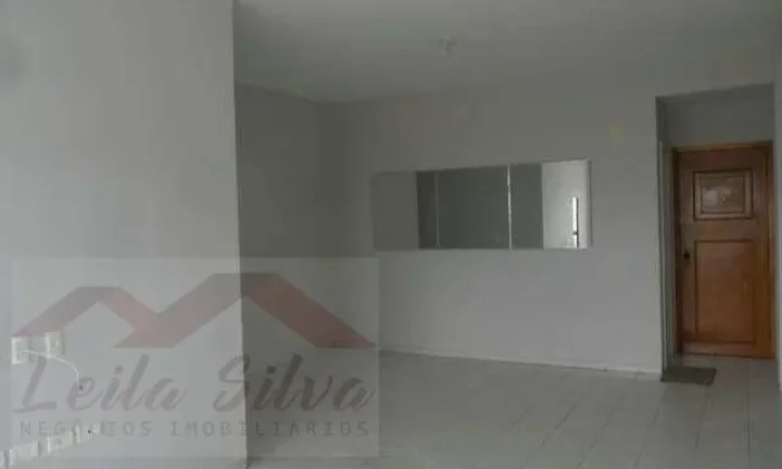 Imagem Tudo isso com localização privilegiada, próximo a escolas, supermercados, hospitais e faculdades.