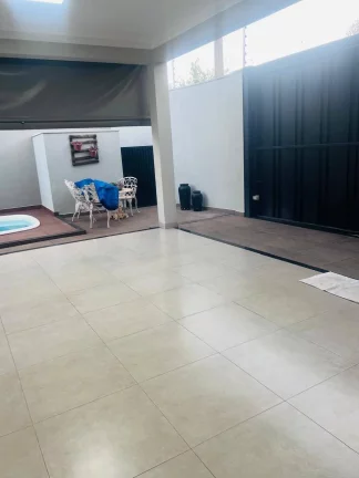 Imagem Casa com espaço para locação no Agudo Romão