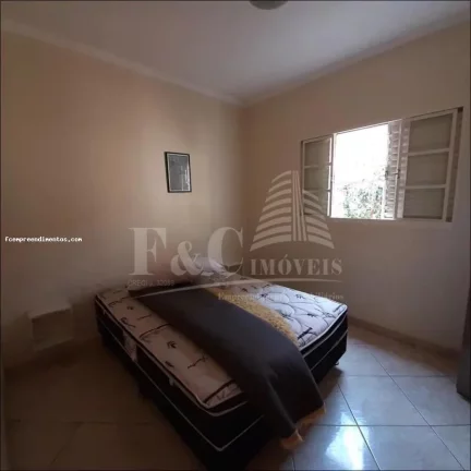 Imagem Casa para Venda em Araras, Jardim da Colina, 3 dormitórios, 1 suíte, 1 banheiro, 1 vaga