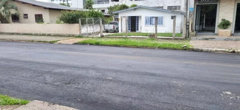 Imagem Casa com 3 quartos, 384m², à venda em Torres, centro