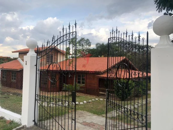 Imagem Vendo Lindíssima Chácara em Águas de São Pedro - SP