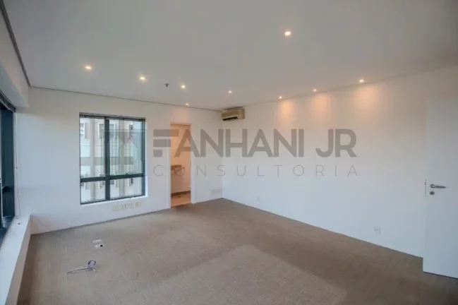 Imagem Sala Comercial de Alto Padrão no Jardim Paulista: 2 salas, 3 banheiros, 3 vagas de garagem, 68m² - São Paulo-SP