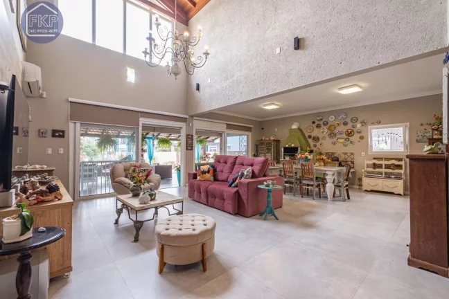 Imagem Casa 4 dormitórios!