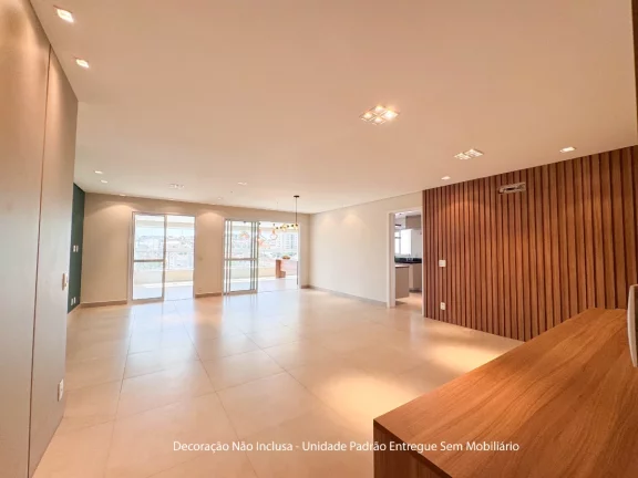 Imagem Apartamento tipo para venda em Centro com 3 quartos, sendo 3 suítes, 180m2