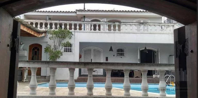 Imagem Casa à venda ou locação no Alto da Lapa São Paulo SP com 3 suítes, 6 banheiros, 6 vagas e 297m² em terreno de 622m²