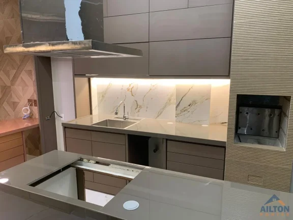 Imagem Casa Duplex Alto Padrão com 3 Suítes à Venda na Praia do Morro - Guarapari/ES