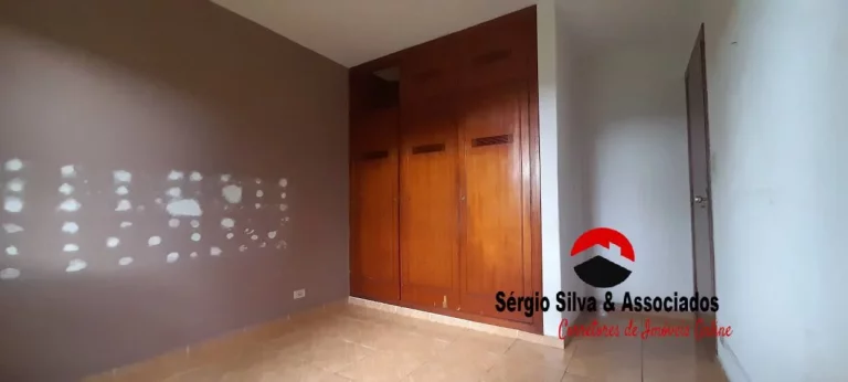 Imagem Casa a Venda na Região de Abernessia Campos do Jordão - SP.
