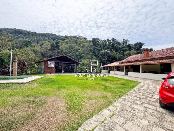 Imagem Casa com 4 dormitórios à venda, 490 m² por R$ 1.300.000,00 - Pessegueiros - Teresópolis/RJ