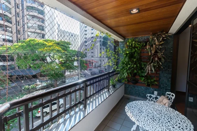 Imagem Aluguel de apartamento de luxo em Indianópolis, São Paulo-SP: 4 quartos, 1 suíte, 2 salas, 3 banheiros, 2 vagas, 140m².